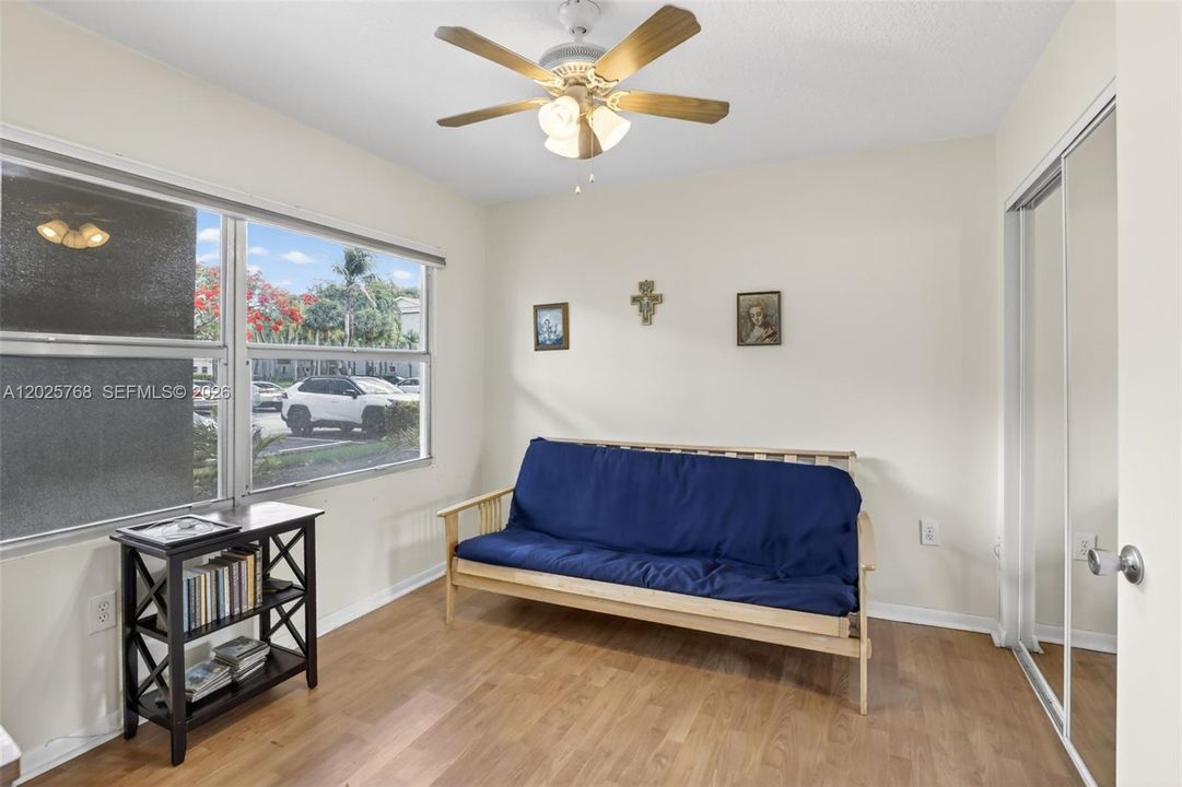 For Sale: $215,000 (2 beds, 2 baths, 1207 Square Feet)