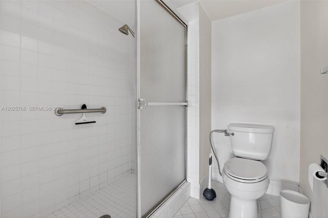 For Sale: $215,000 (2 beds, 2 baths, 1207 Square Feet)