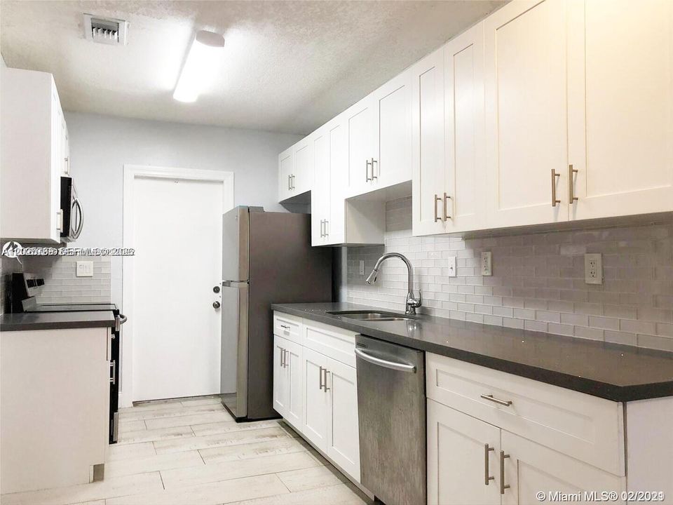 For Rent: $2,400 (3 beds, 3 baths, 0 Square Feet)