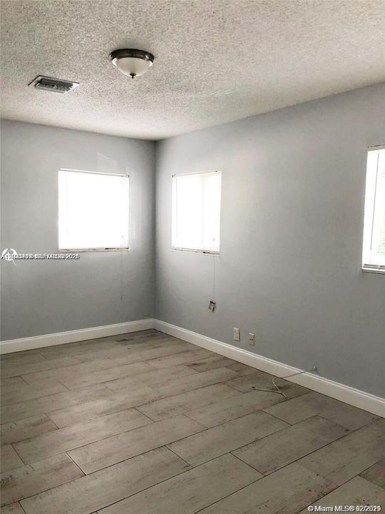 For Rent: $2,400 (3 beds, 3 baths, 0 Square Feet)