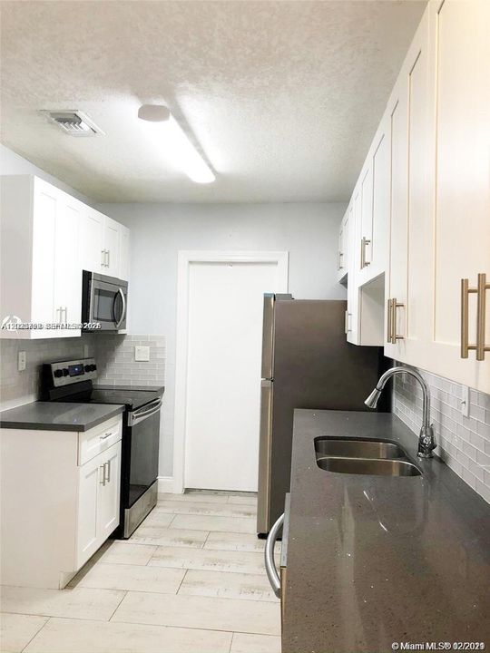 For Rent: $2,400 (3 beds, 3 baths, 0 Square Feet)