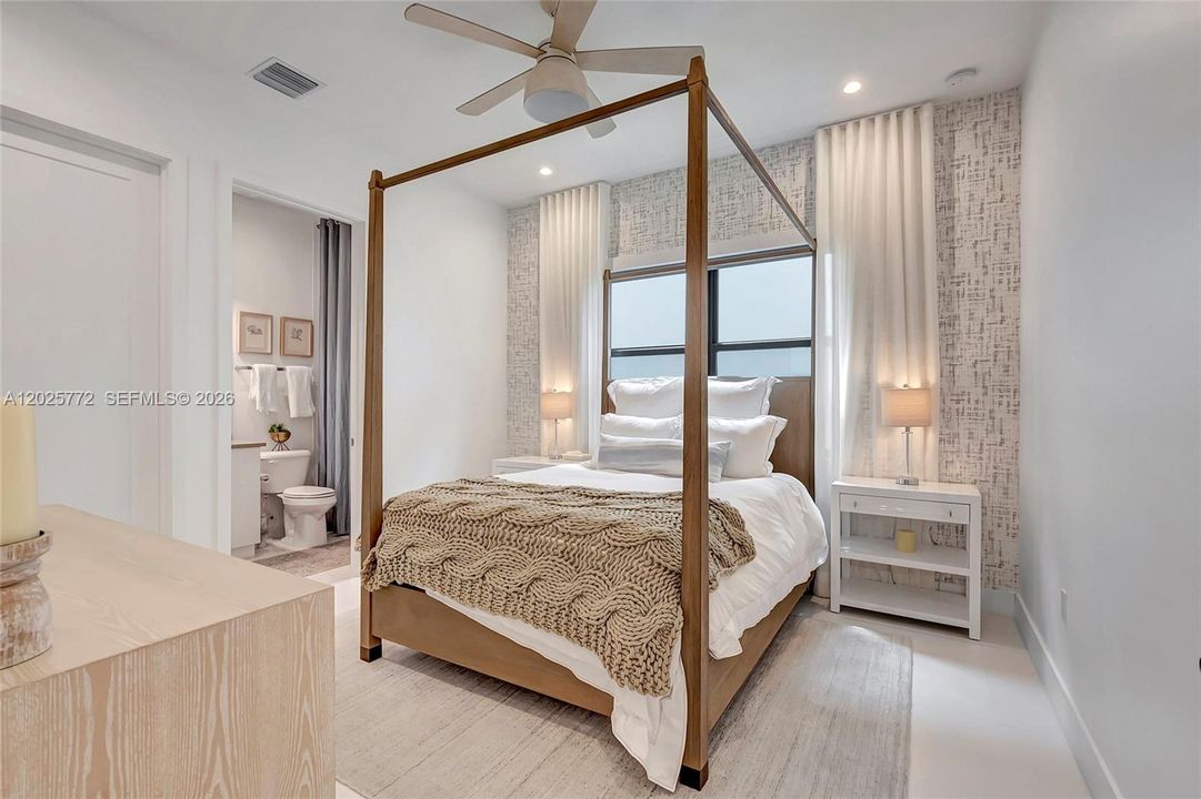 For Rent: $18,000 (5 beds, 5 baths, 4084 Square Feet)