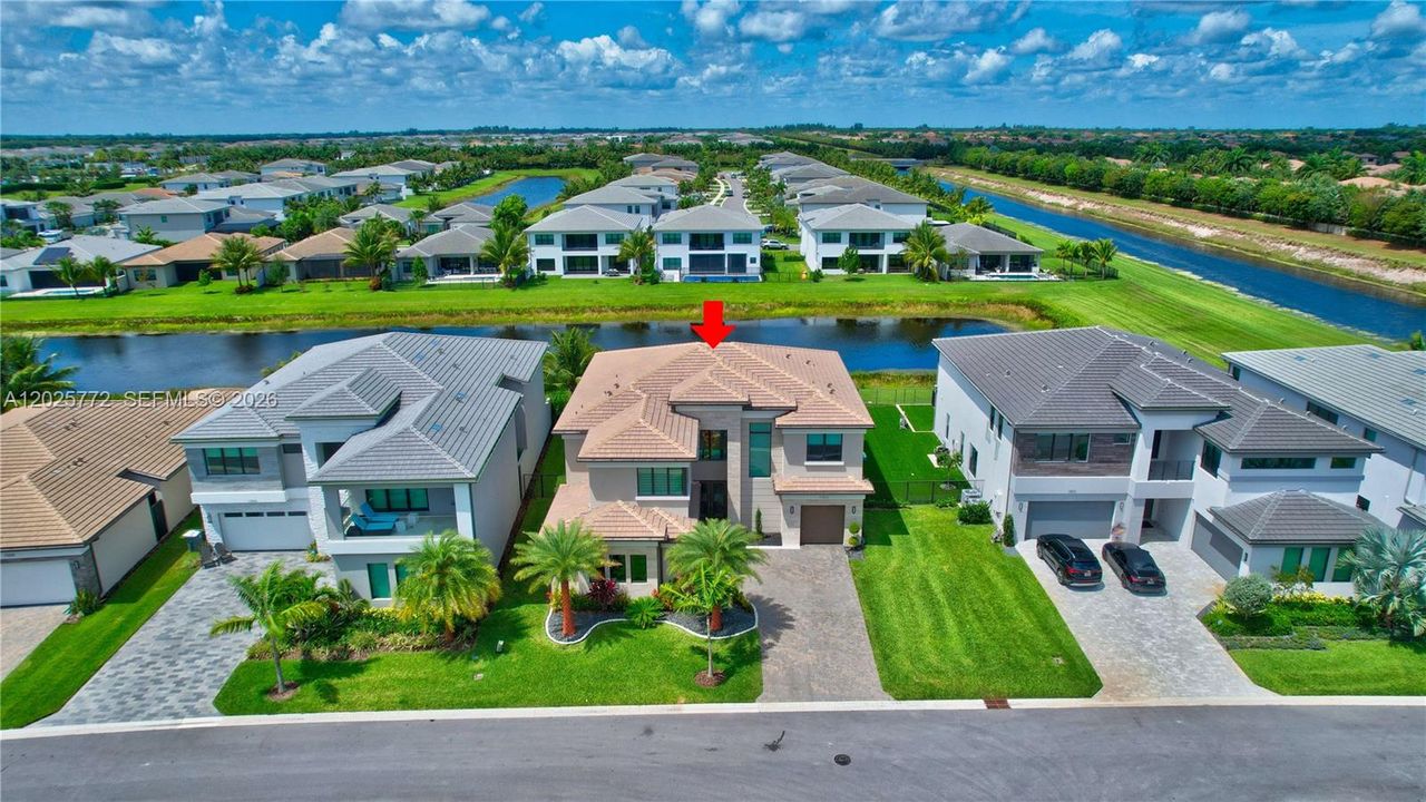For Rent: $18,000 (5 beds, 5 baths, 4084 Square Feet)