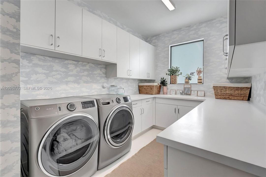 For Rent: $18,000 (5 beds, 5 baths, 4084 Square Feet)