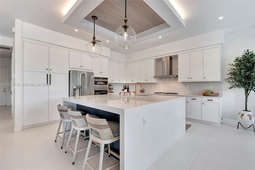 For Rent: $18,000 (5 beds, 5 baths, 4084 Square Feet)