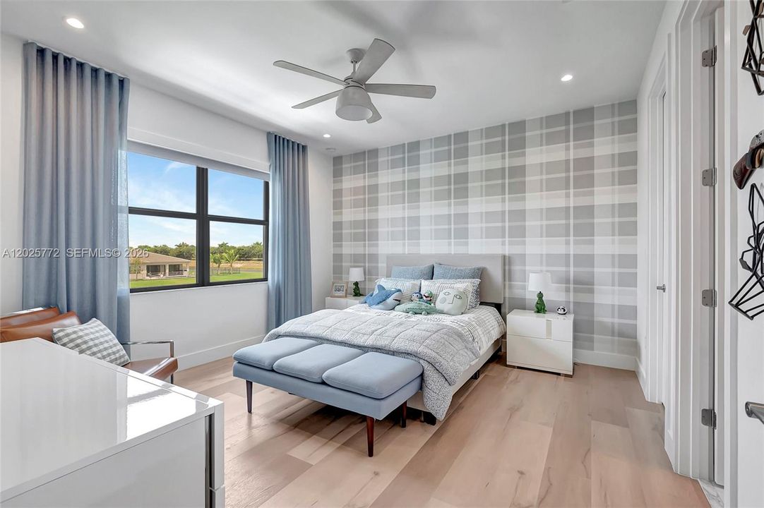 For Rent: $18,000 (5 beds, 5 baths, 4084 Square Feet)