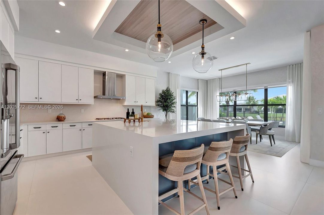 For Rent: $18,000 (5 beds, 5 baths, 4084 Square Feet)