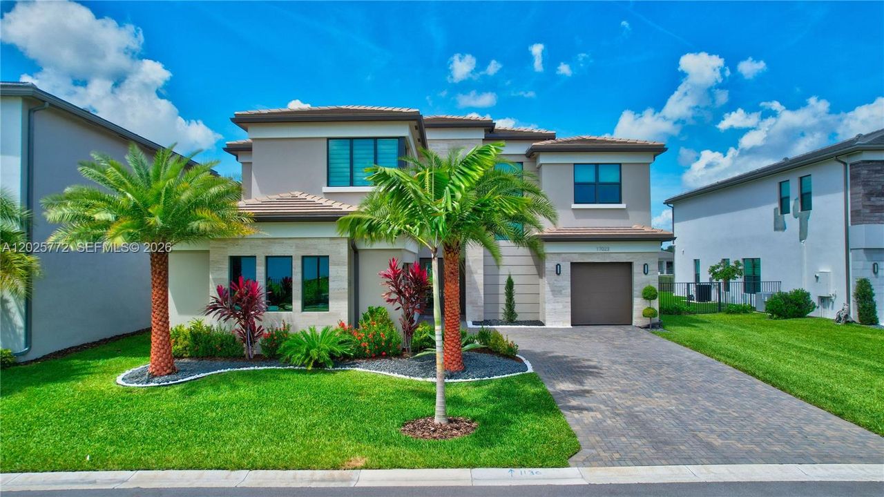 For Rent: $18,000 (5 beds, 5 baths, 4084 Square Feet)