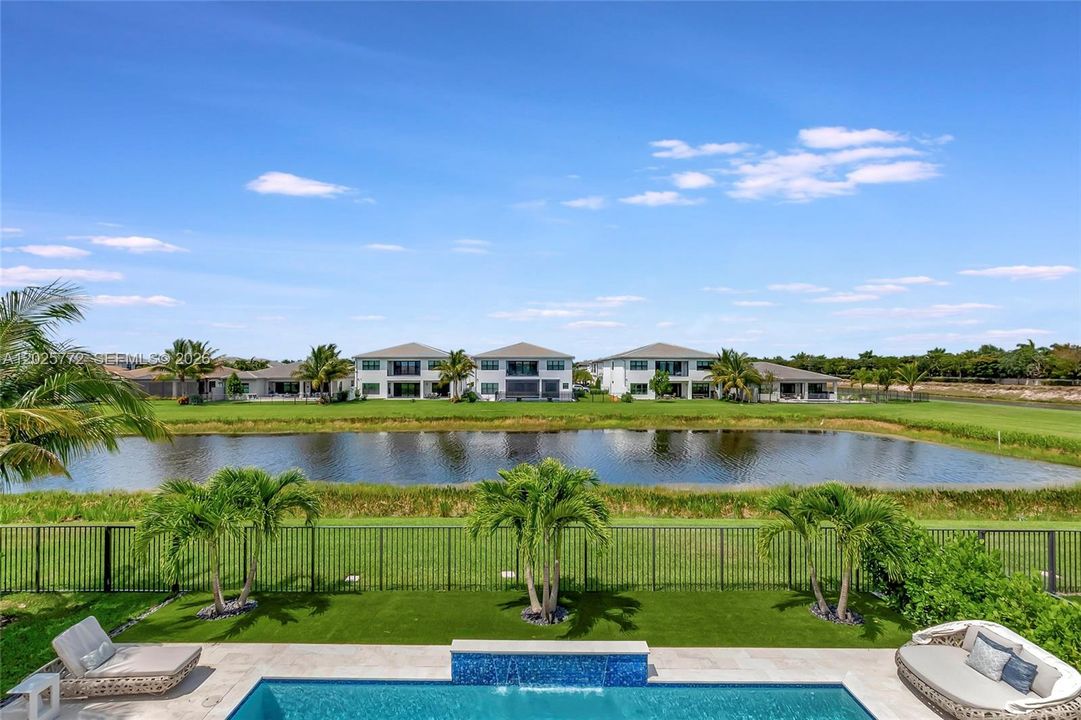 For Rent: $18,000 (5 beds, 5 baths, 4084 Square Feet)