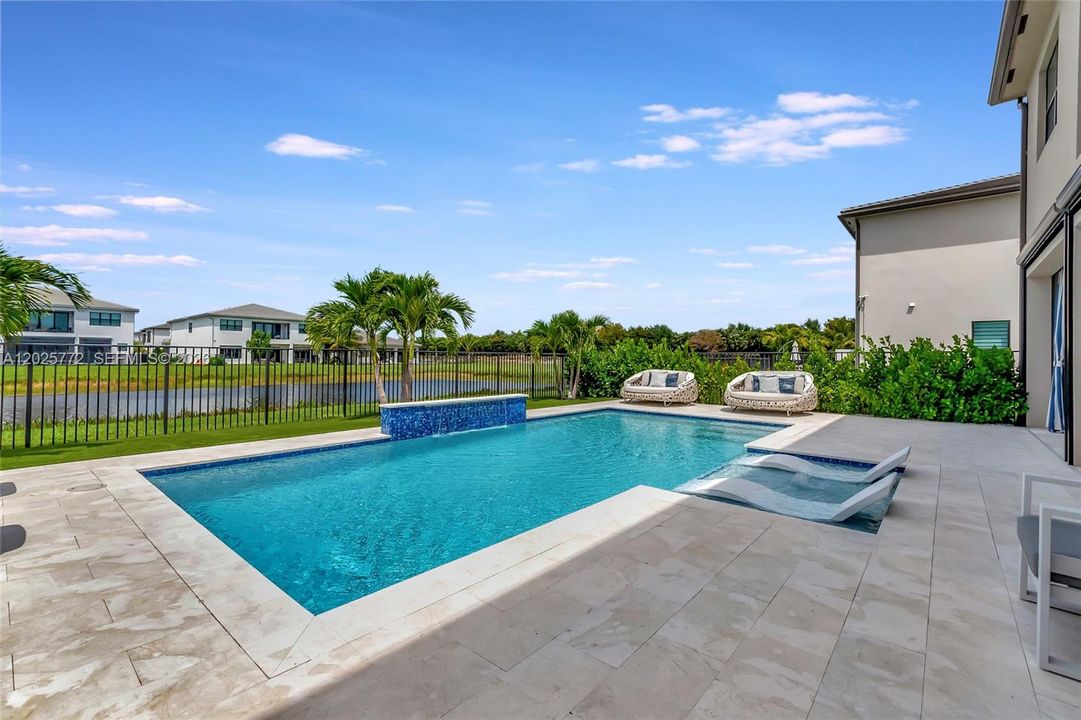 For Rent: $18,000 (5 beds, 5 baths, 4084 Square Feet)