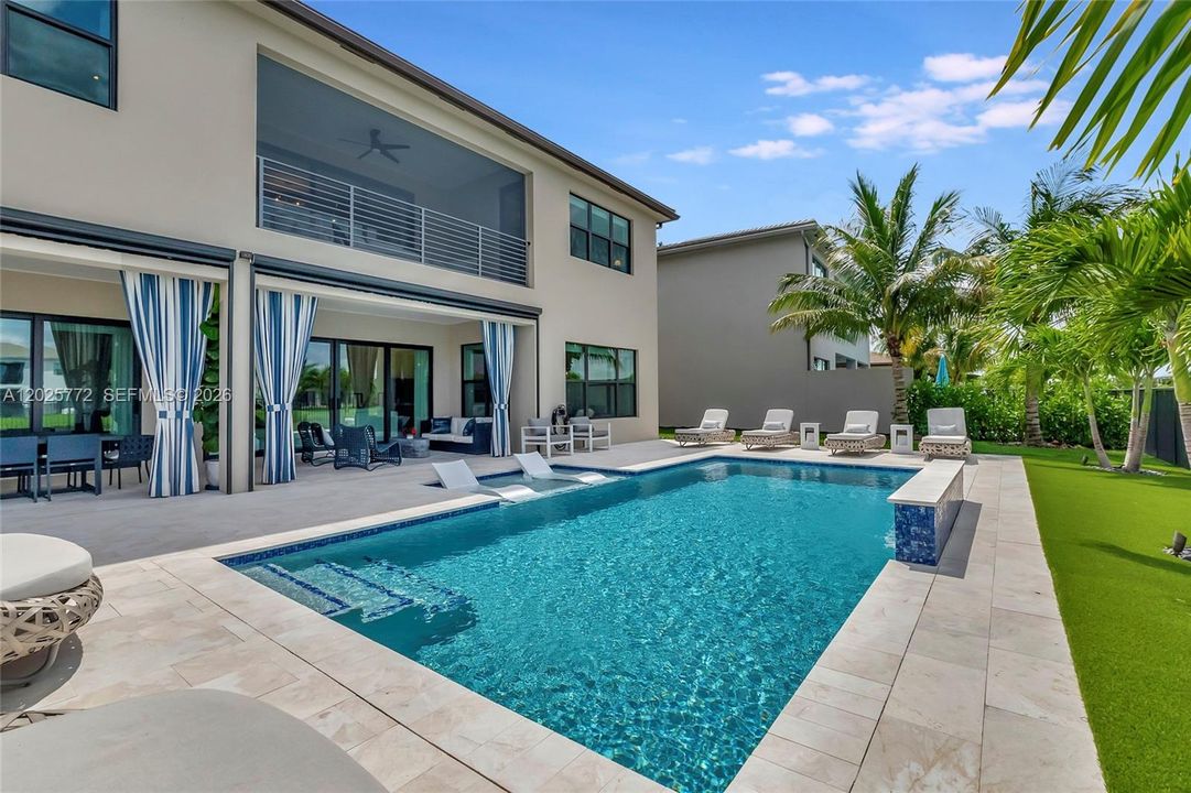 For Rent: $18,000 (5 beds, 5 baths, 4084 Square Feet)