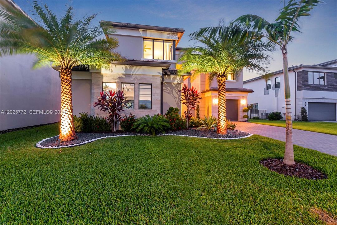 For Rent: $18,000 (5 beds, 5 baths, 4084 Square Feet)