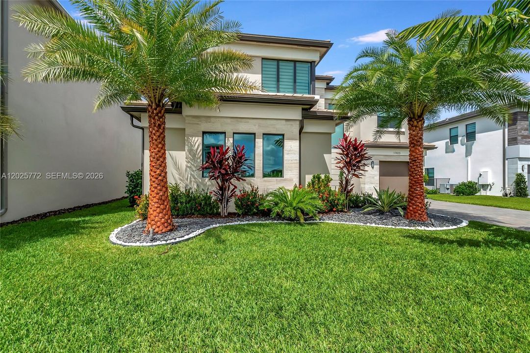 For Rent: $18,000 (5 beds, 5 baths, 4084 Square Feet)
