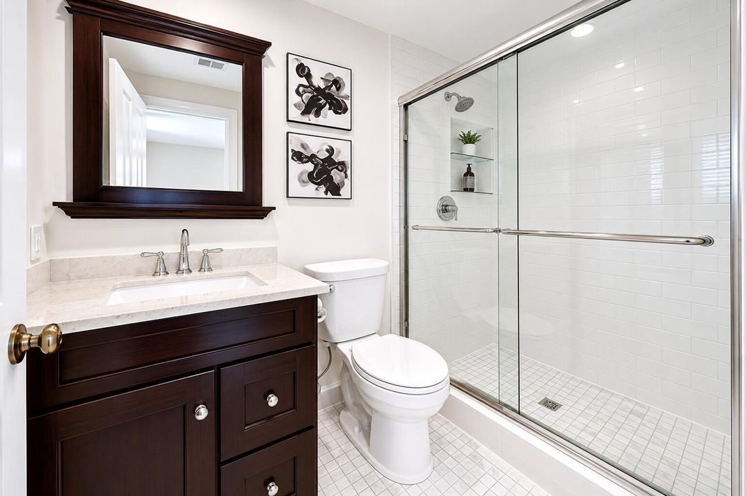 Upstairs 2nd bedroom bathroom