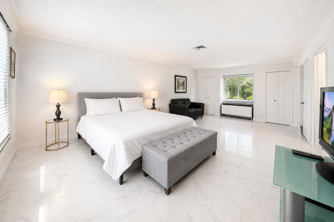 Upstairs primary bedroom
