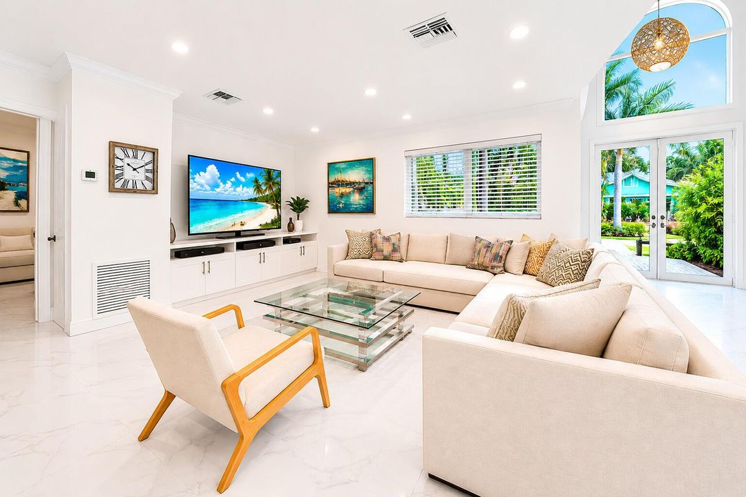 Living room 4