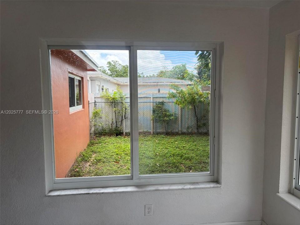 For Sale: $549,000 (3 beds, 2 baths, 1262 Square Feet)