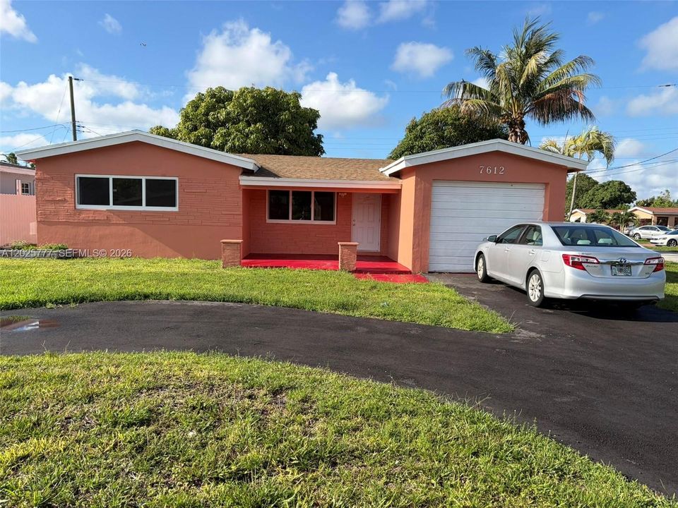For Sale: $549,000 (3 beds, 2 baths, 1262 Square Feet)