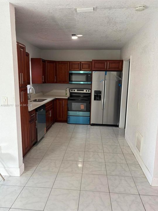 For Sale: $549,000 (3 beds, 2 baths, 1262 Square Feet)