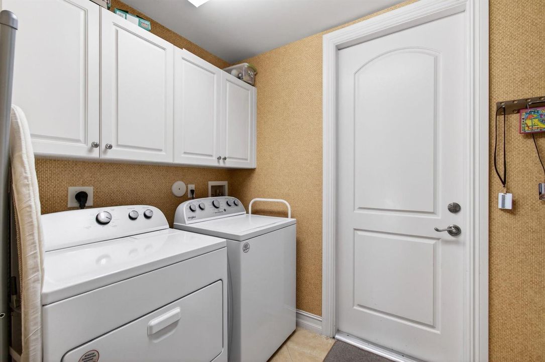 Full Size Laundry