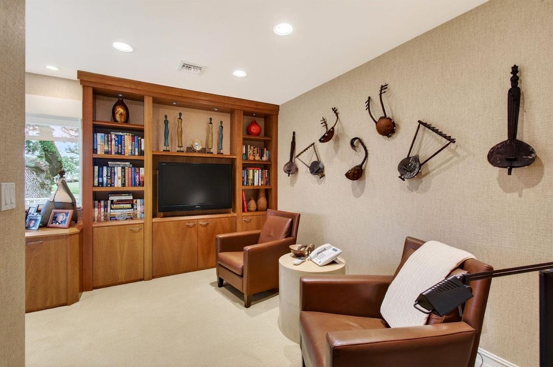 DEN/OFFICE