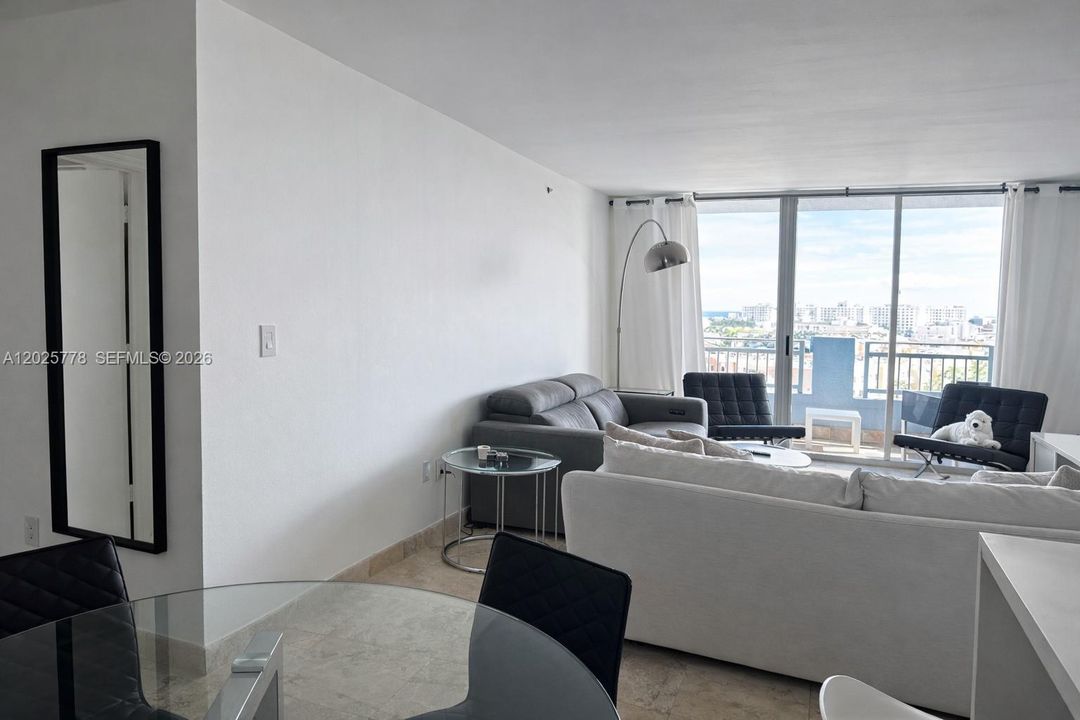 For Rent: $6,200 (2 beds, 2 baths, 1080 Square Feet)