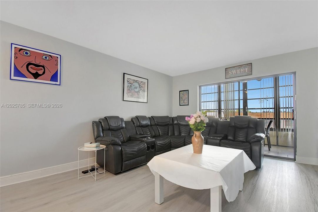 For Sale: $159,000 (2 beds, 2 baths, 1110 Square Feet)