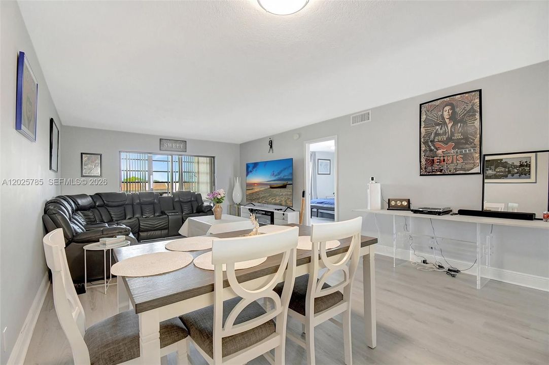 For Sale: $159,000 (2 beds, 2 baths, 1110 Square Feet)