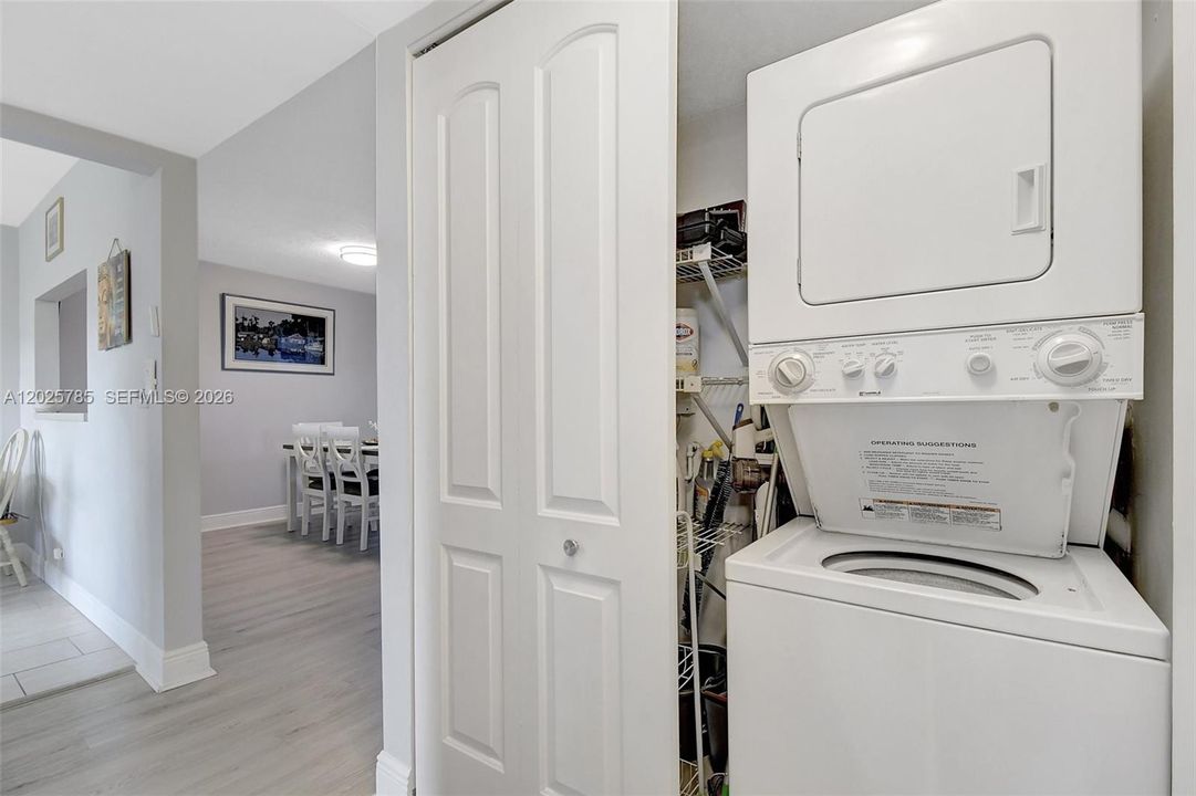 For Sale: $159,000 (2 beds, 2 baths, 1110 Square Feet)