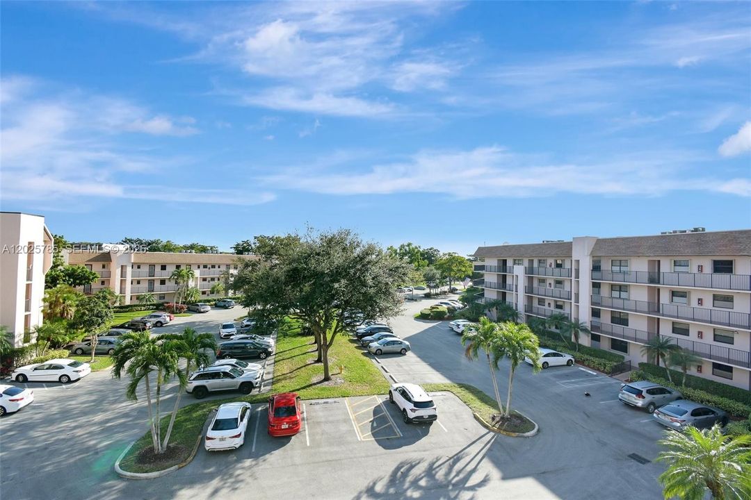 For Sale: $159,000 (2 beds, 2 baths, 1110 Square Feet)