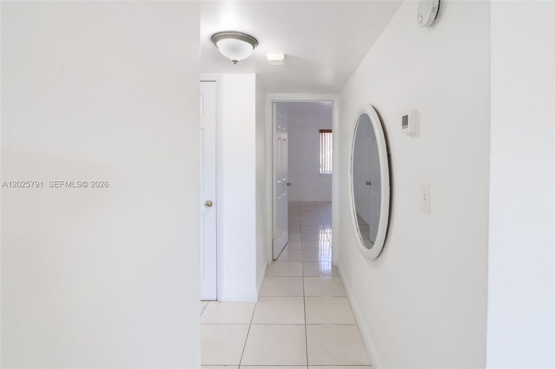 В аренду: $2,100 (2 спален, 1 ванн, 827 Квадратных фут)