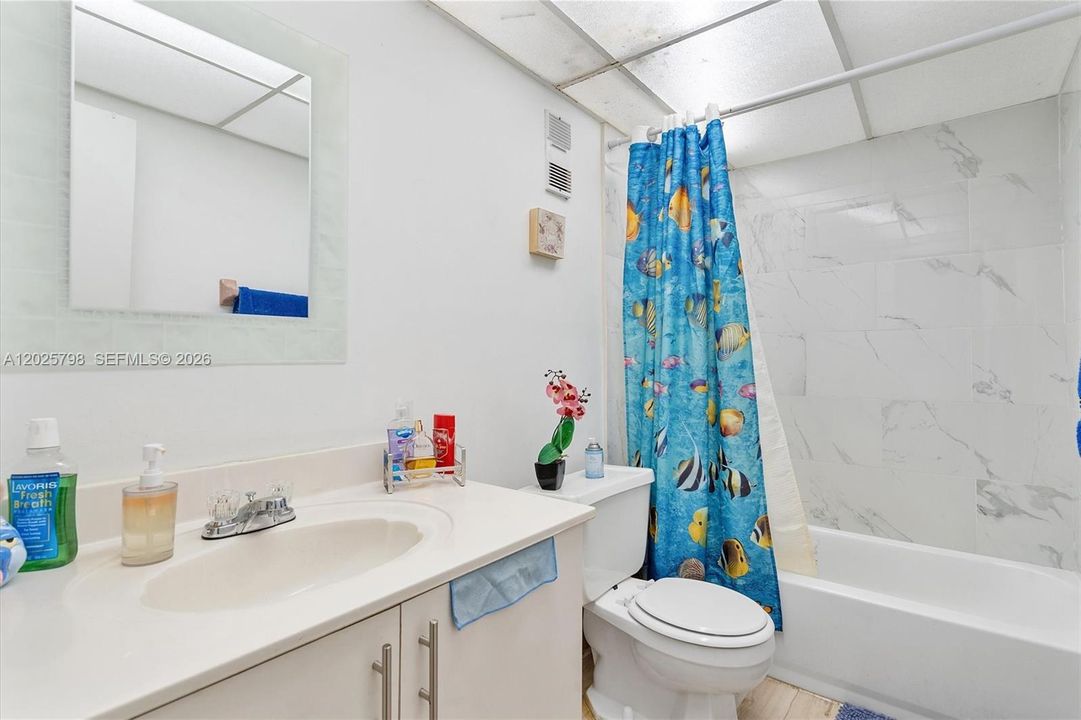 For Sale: $247,500 (2 beds, 2 baths, 960 Square Feet)