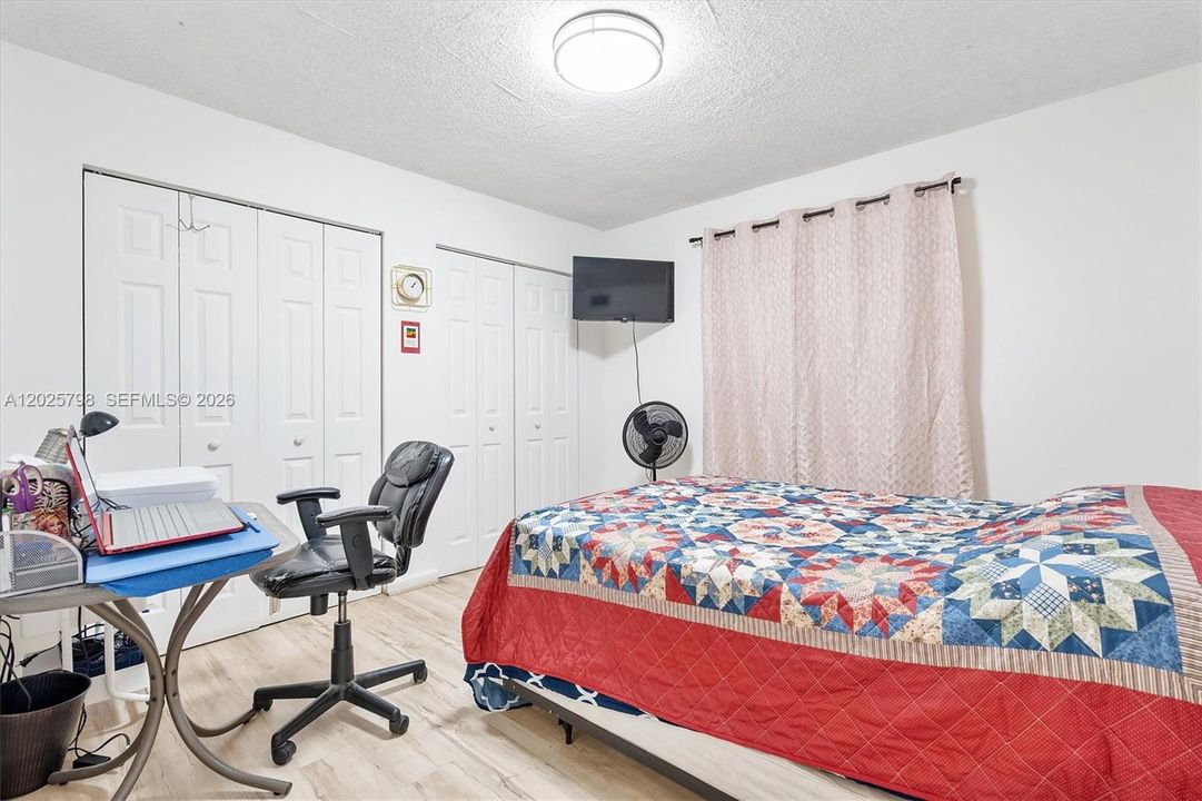 For Sale: $247,500 (2 beds, 2 baths, 960 Square Feet)