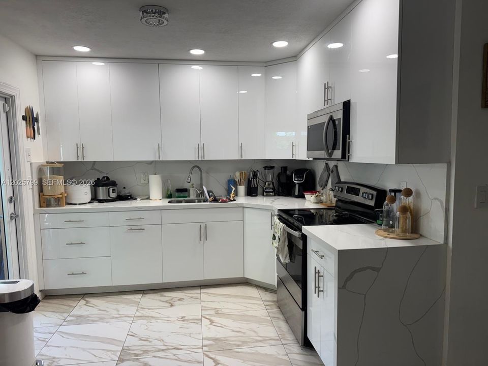 For Sale: $600,000 (0 beds, 0 baths, 3214 Square Feet)