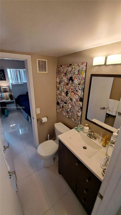 For Sale: $425,000 (2 beds, 2 baths, 901 Square Feet)