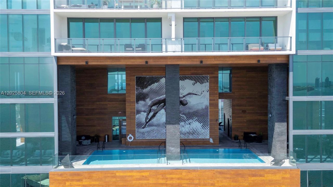 The amenities on the 32nd and 33rd floor. Pool, Spa, Bar and Gym.