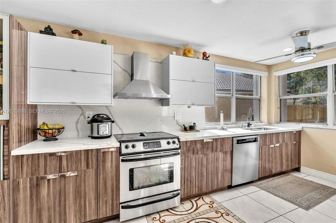 В аренду: $5,500 (4 спален, 3 ванн, 2769 Квадратных фут)