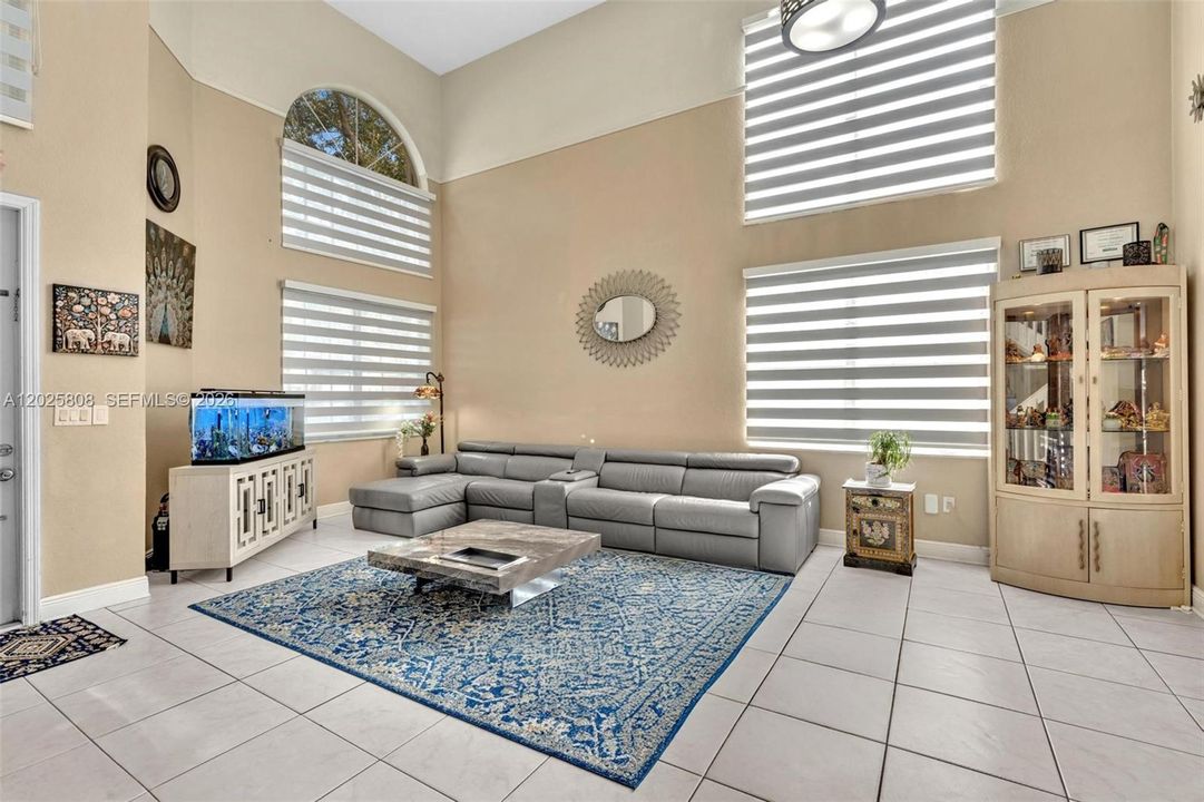 В аренду: $5,500 (4 спален, 3 ванн, 2769 Квадратных фут)
