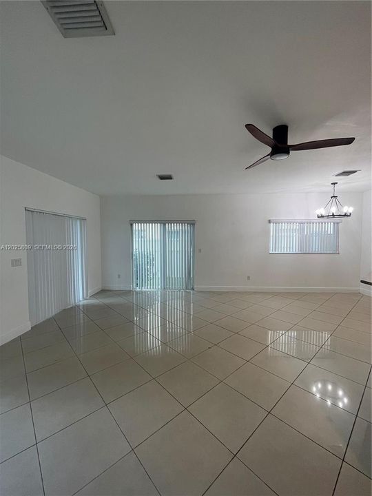 En Renta: $3,250 (4 camas, 2 baños, 1942 Pies cuadrados)