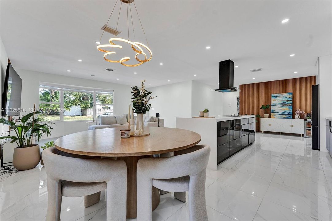 For Sale: $820,000 (3 beds, 2 baths, 1697 Square Feet)