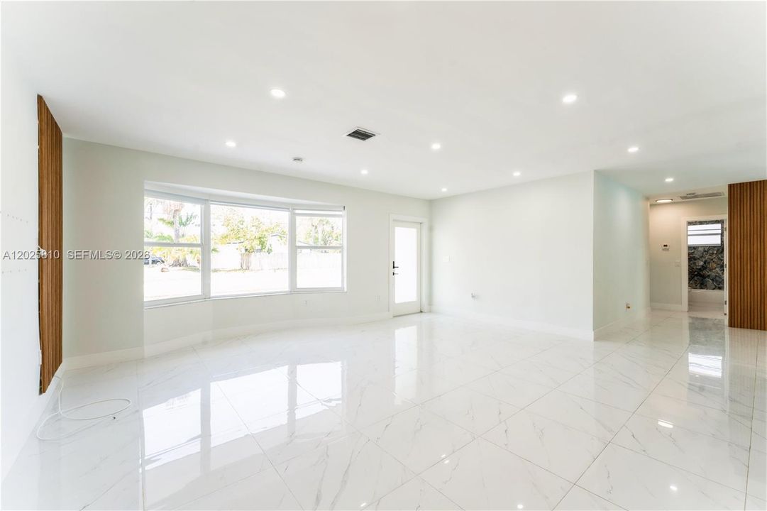 For Sale: $820,000 (3 beds, 2 baths, 1697 Square Feet)