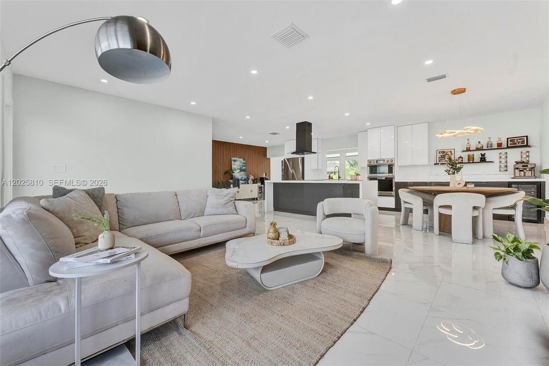 For Sale: $820,000 (3 beds, 2 baths, 1697 Square Feet)