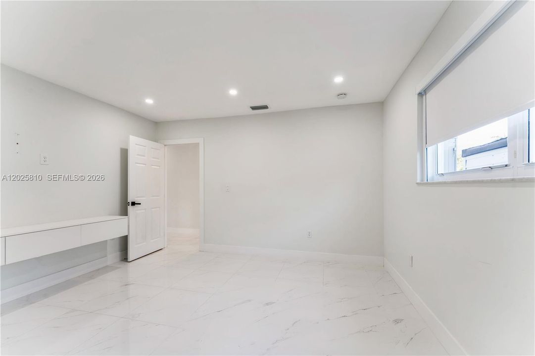 For Sale: $820,000 (3 beds, 2 baths, 1697 Square Feet)