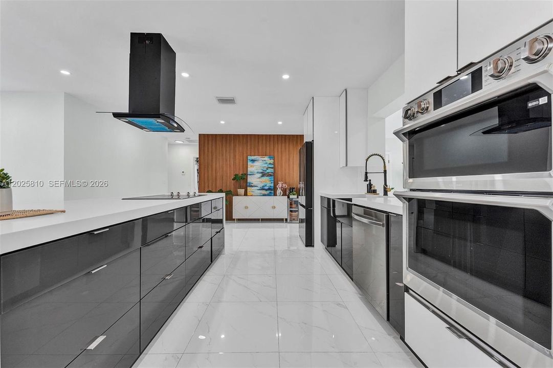 For Sale: $820,000 (3 beds, 2 baths, 1697 Square Feet)