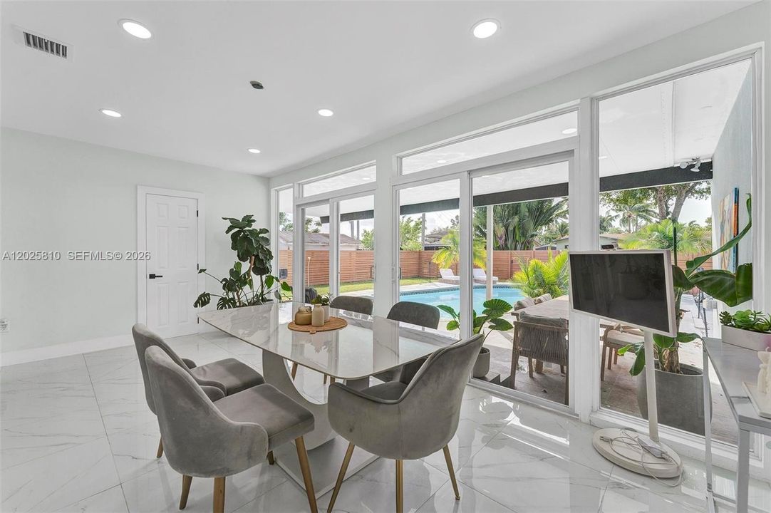 For Sale: $820,000 (3 beds, 2 baths, 1697 Square Feet)
