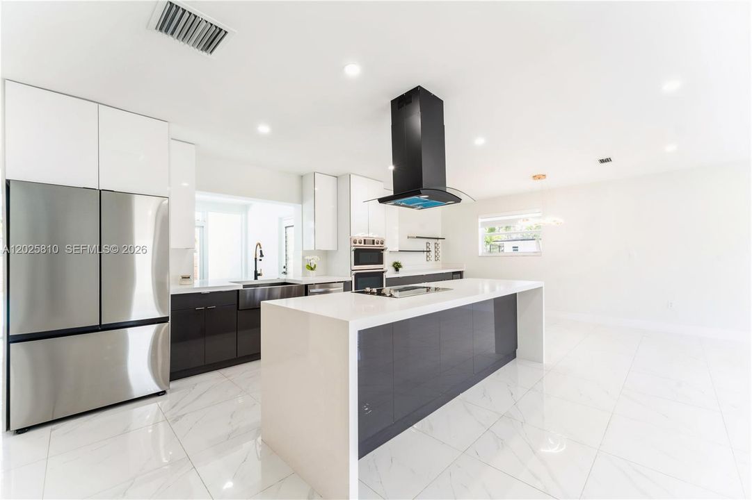 For Sale: $820,000 (3 beds, 2 baths, 1697 Square Feet)