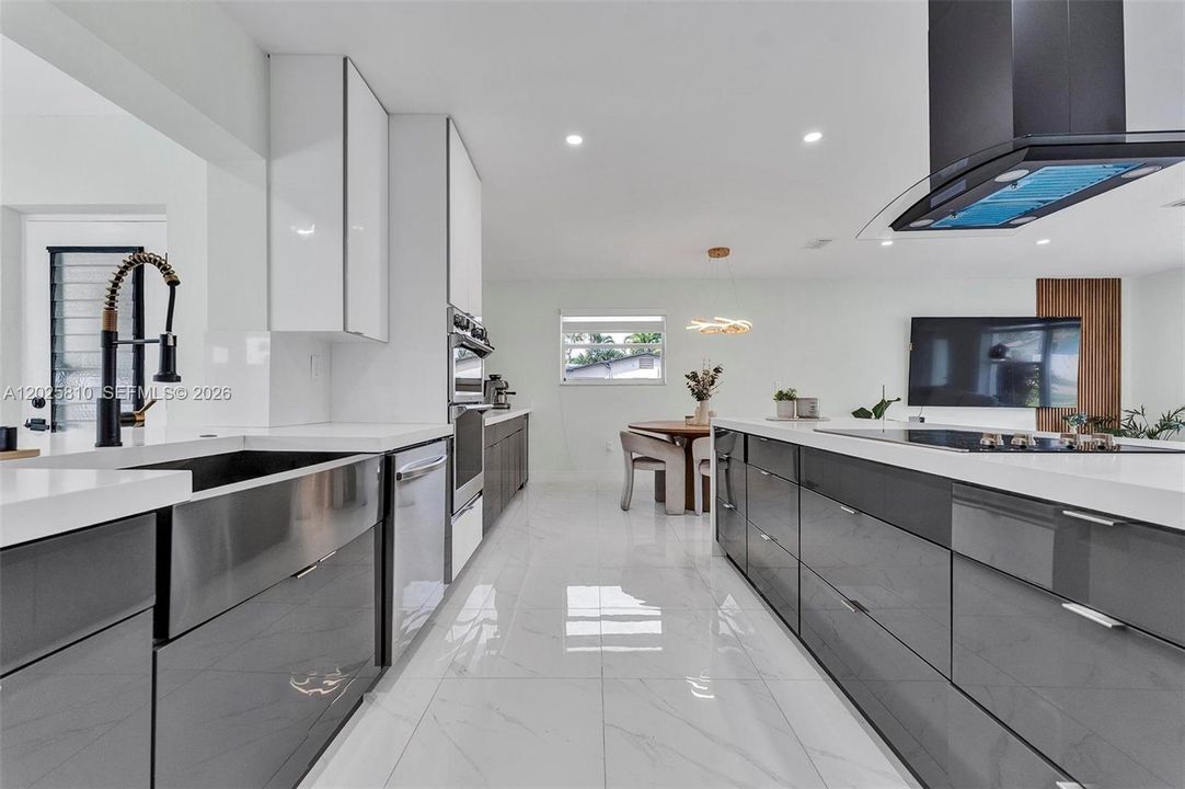 For Sale: $820,000 (3 beds, 2 baths, 1697 Square Feet)