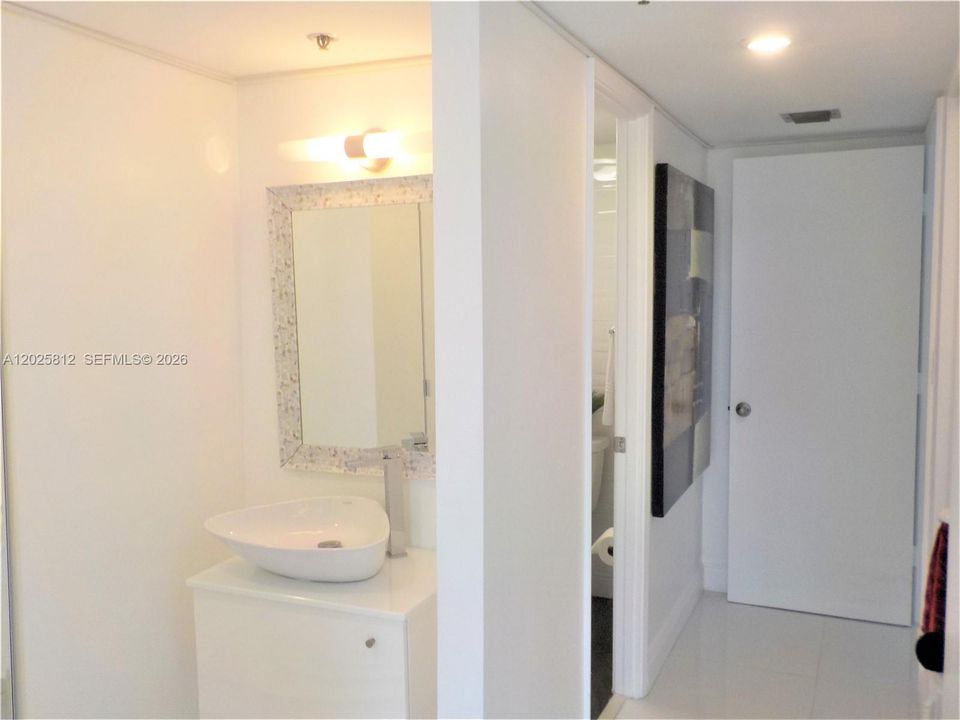 Activo con contrato: $2,750 (2 camas, 2 baños, 1233 Pies cuadrados)