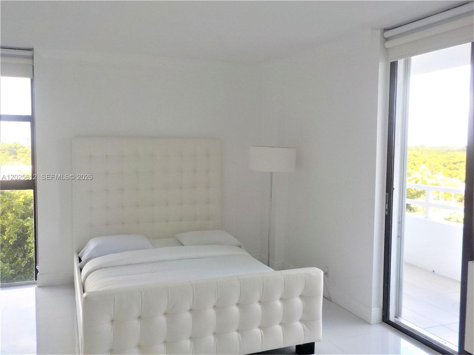 Activo con contrato: $2,750 (2 camas, 2 baños, 1233 Pies cuadrados)