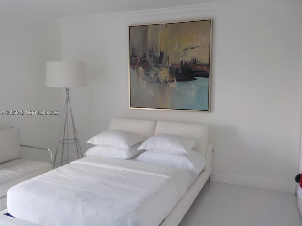 Activo con contrato: $2,750 (2 camas, 2 baños, 1233 Pies cuadrados)